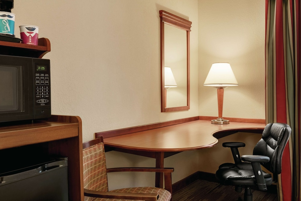 Hampton Inn & Suites Williamsburg Historic District - photo 10