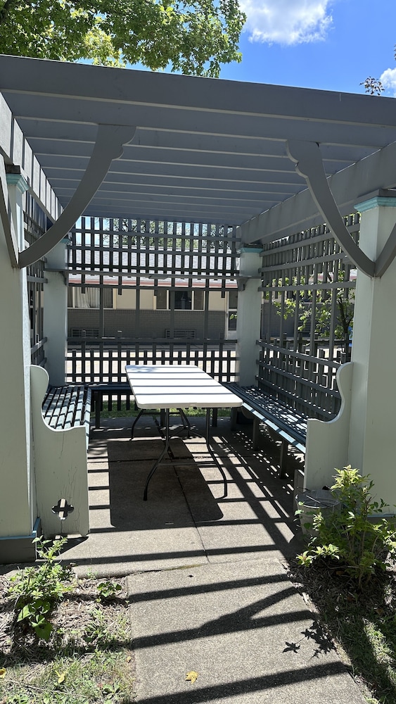 The Shelby Inn - photo 24