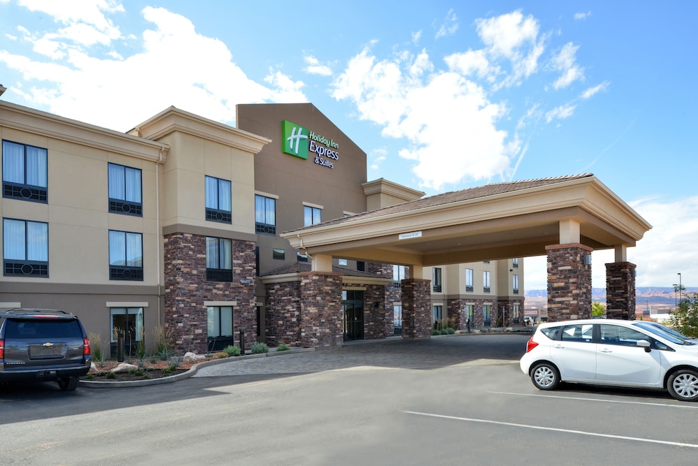 Holiday Inn Express Suites Page Lake Powell Area - carbon neutral hotel in Page