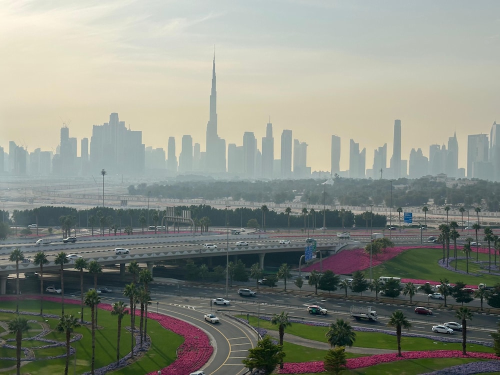 Sunset Haven Chic Creek Studio — 4-Star Luxury Hotel in Dubai, United Arab Emirates