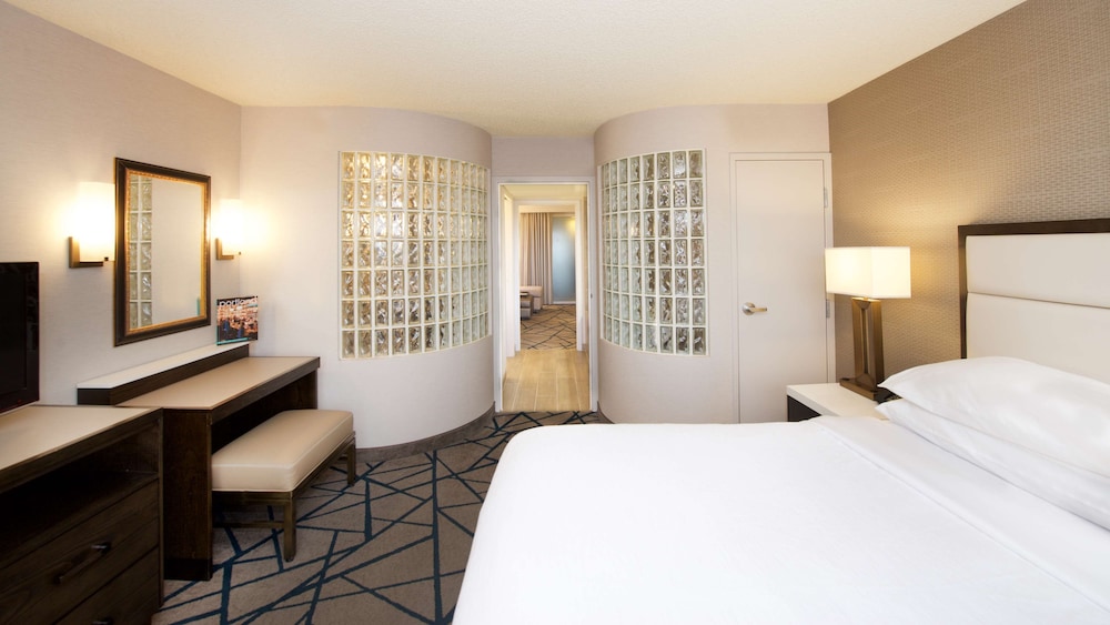 Embassy Suites by Hilton Portland Tigard - photo 18