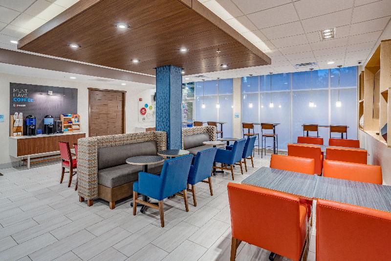 Holiday Inn Express & Suites Elkhart North by IHG - photo 29