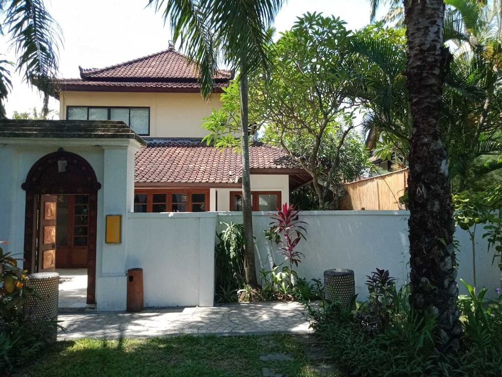 Villa Drupadi — 4-Star Luxury Hotel in Kuta, Indonesia