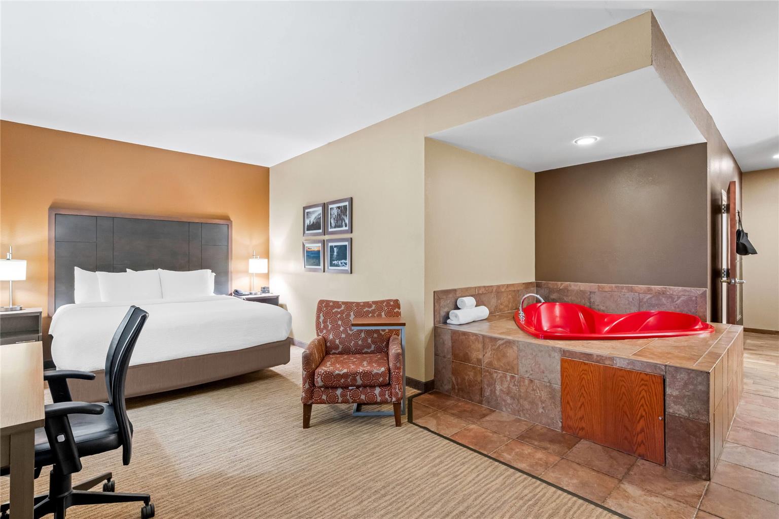 La Quinta Inn & Suites by Wyndham Boone University - photo 39