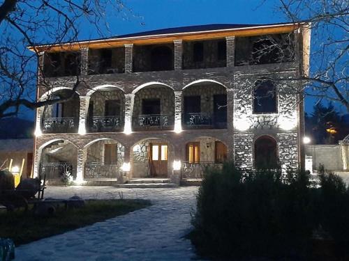 Château Fort de Manavi Boutique Hotel
