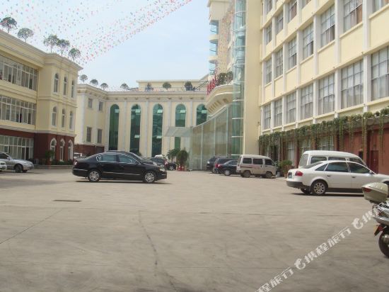 Haiyi Hotel — hotel in Zhaotong