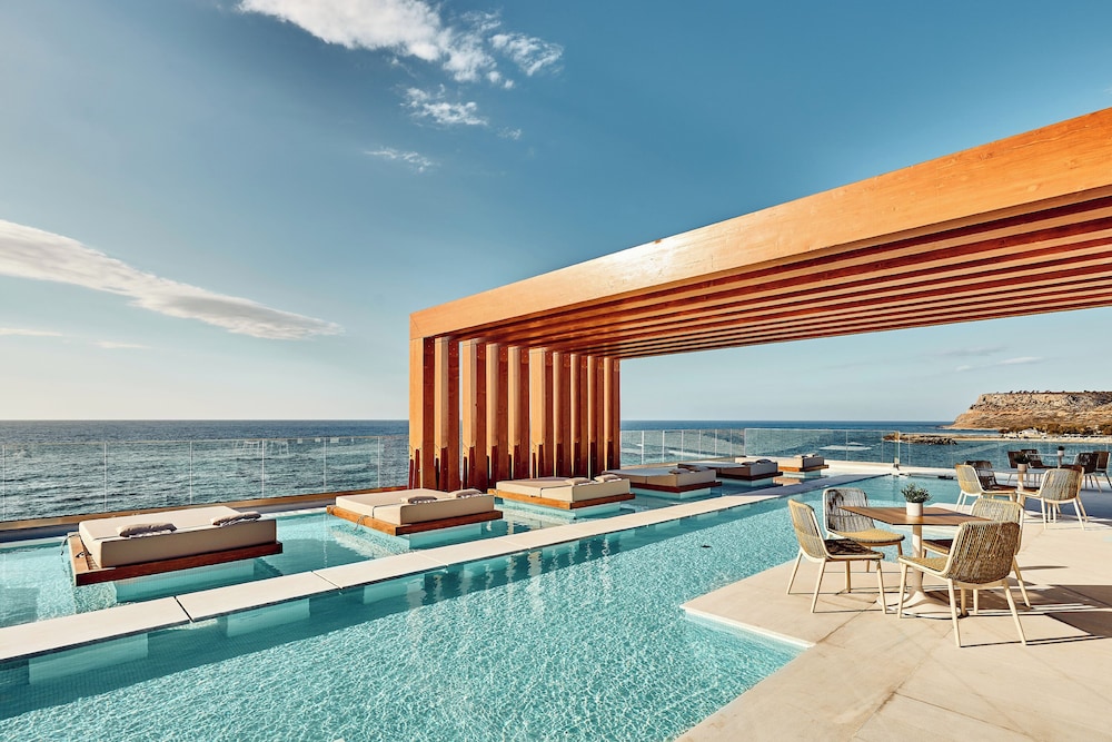 Enorme Santanna Island — 5-Star Luxury Hotel in Agios Nikolaos, Greece