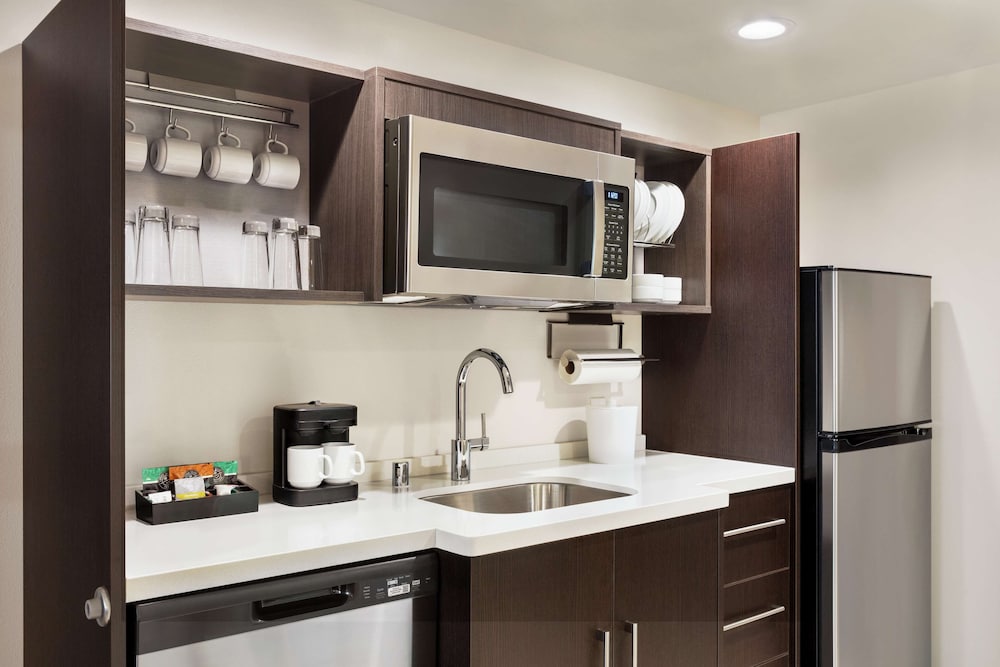 Home2 Suites by Hilton Milwaukee West - photo 17