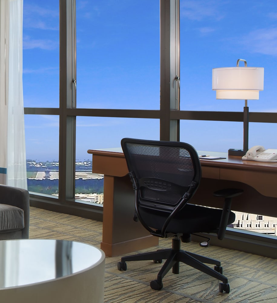 DoubleTree by Hilton Hotel Miami Airport & Convention Center - photo 38