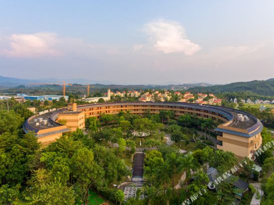 Sun Nature International Hot Spring Town — 4-Star Luxury Hotel in Longmen, People's Republic of China