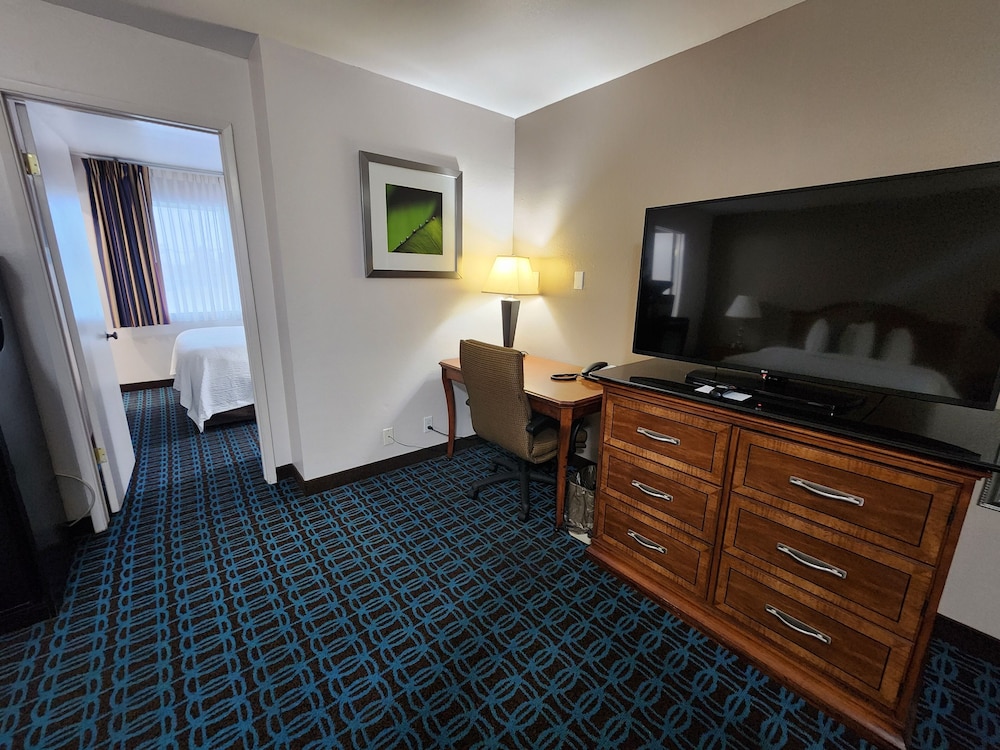 Ramada Bayside Inn & Suites Eureka - photo 7