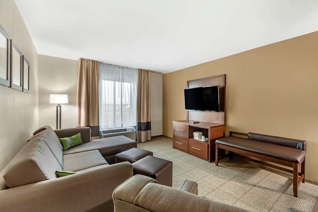 Comfort Suites Grand Island South - photo 22