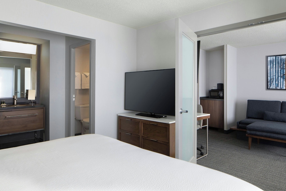 Courtyard by Marriott Chicago Downtown River North - photo 14