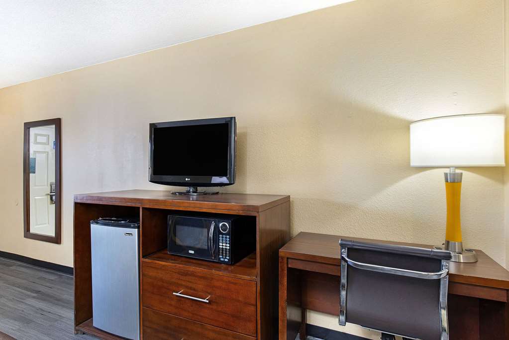 Super 8 by Wyndham Nashville West - photo 32