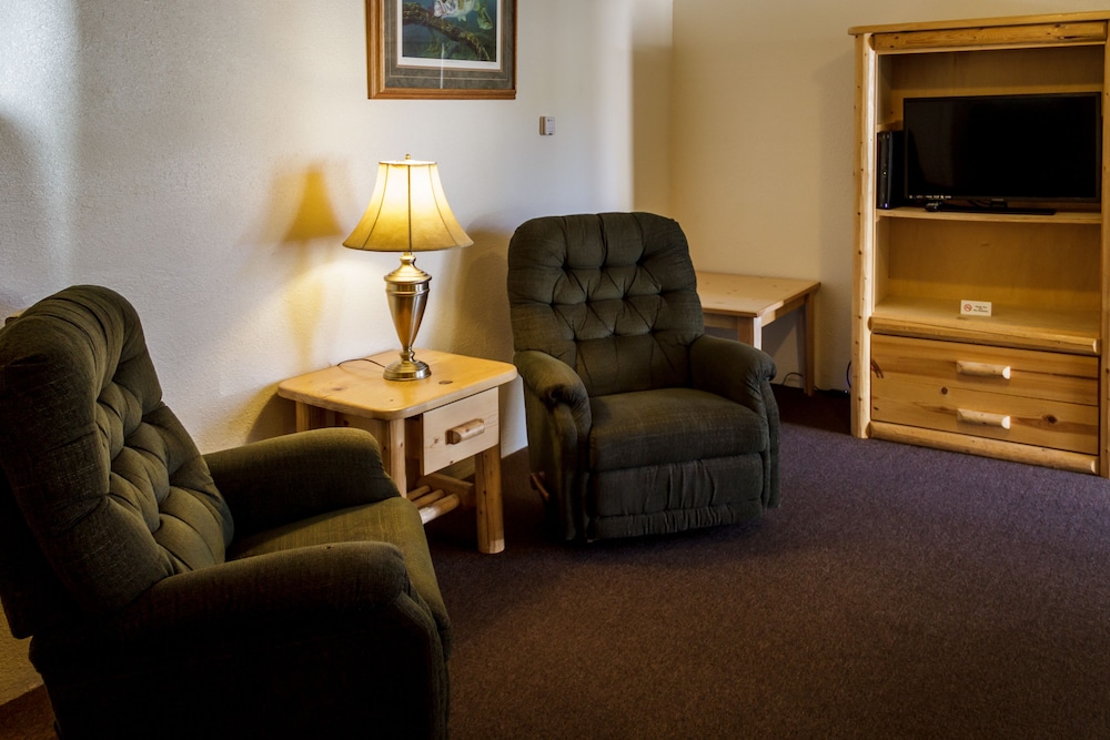 Green Gables Motel & Suites - photo 34