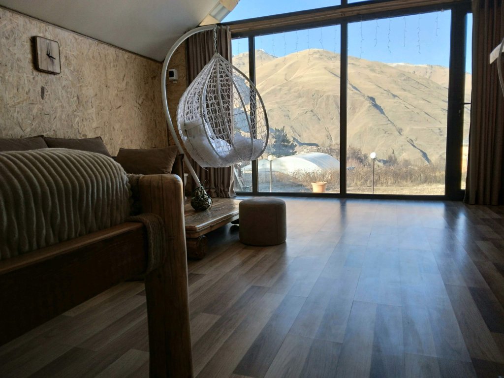 Kazbegi cottages qabarjina