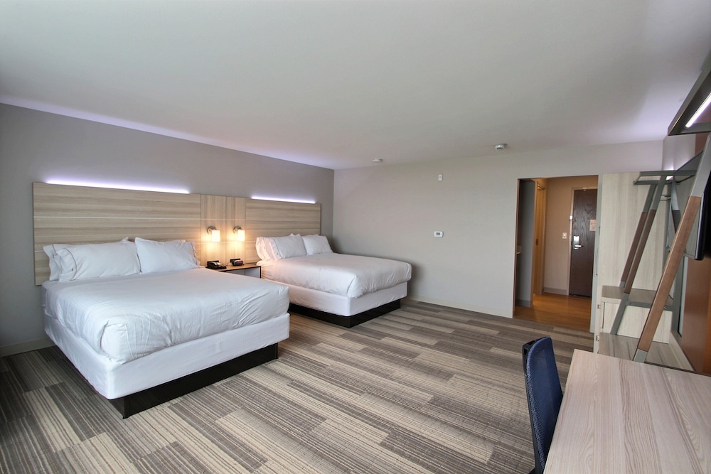 Holiday Inn Express & Suites Fond Du Lac by IHG - photo 16