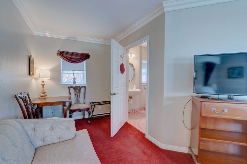 Pelican Cove Inn - photo 33