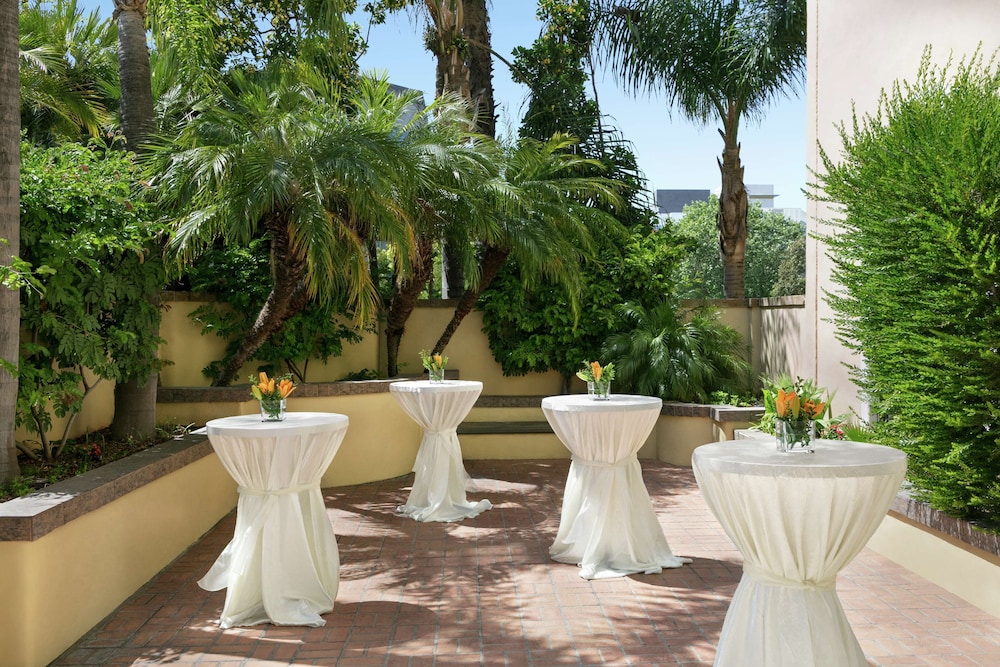 Embassy Suites by Hilton Los Angeles Downey - photo 96