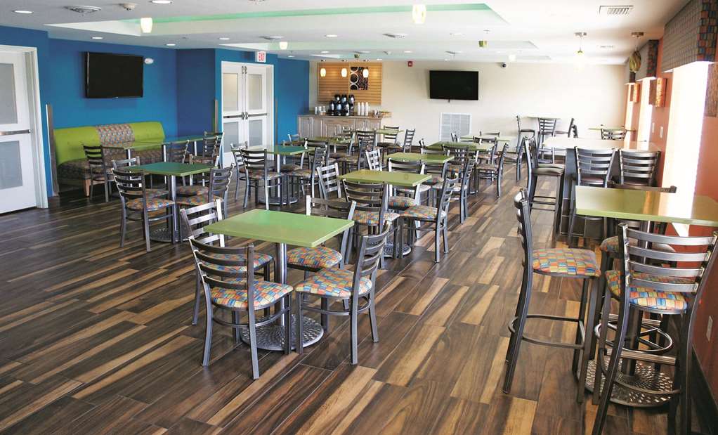 La Quinta Inn & Suites by Wyndham Grand Forks - photo 44