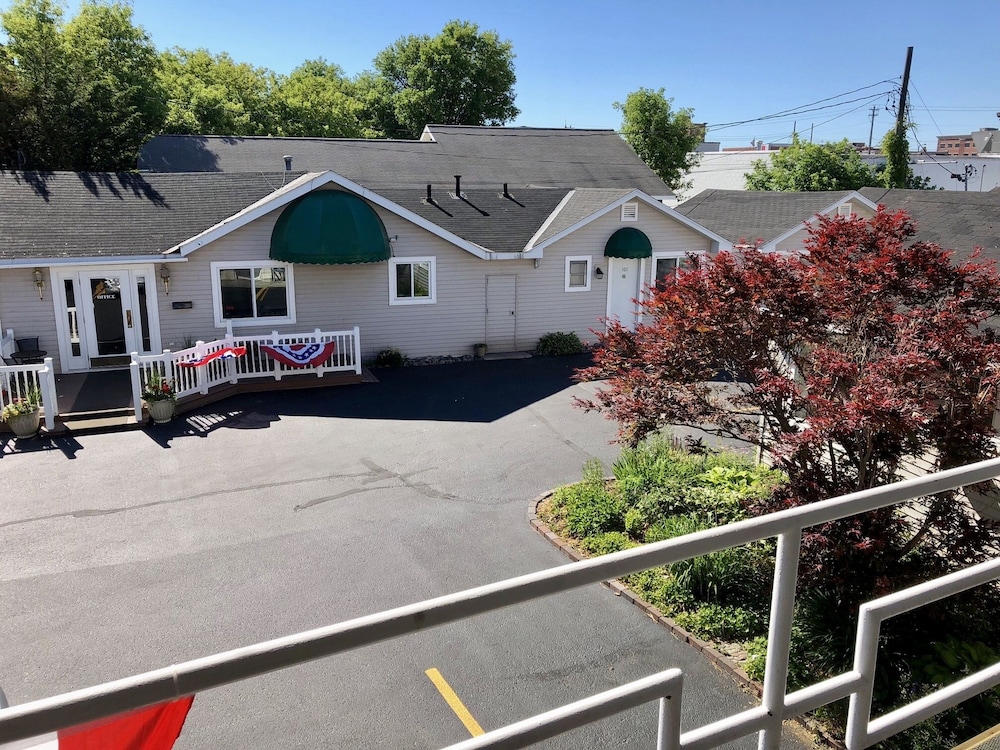 Lockview Motel - photo 41