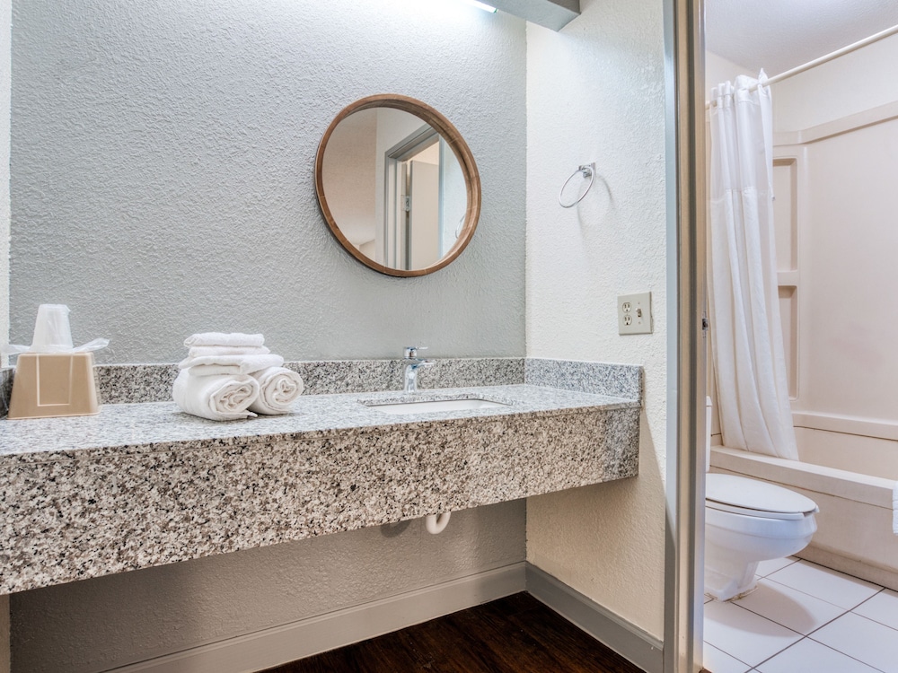 Dallas Love Field Inn - photo 35