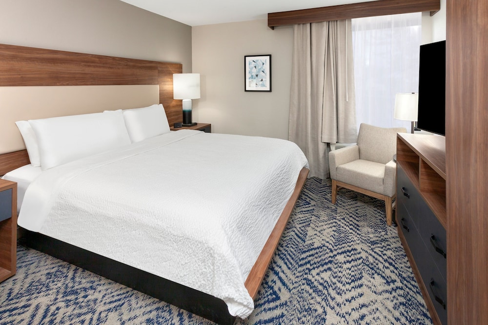Candlewood Suites Columbus North - photo 11