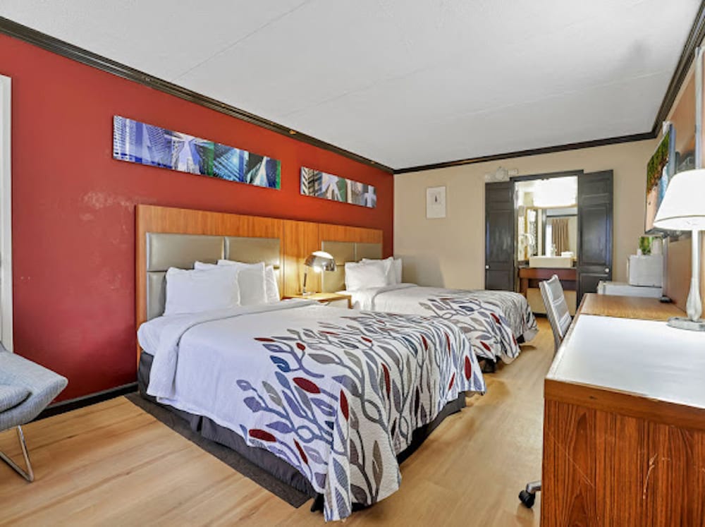 Red Roof Inn Uhrichsville - photo 15