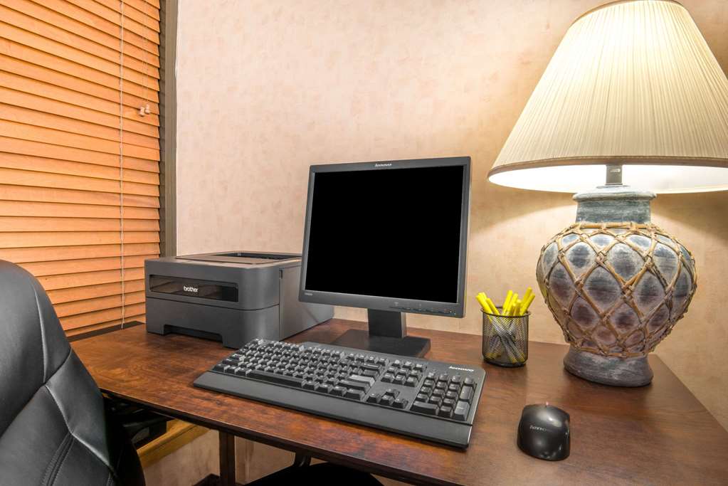 Days Inn & Suites by Wyndham Albuquerque North - photo 15