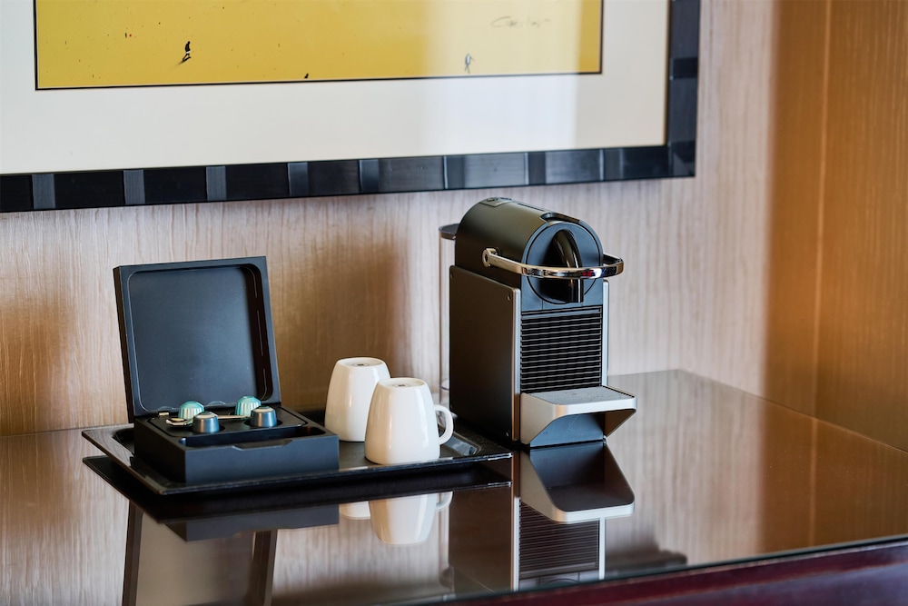 Juniper Hotel Cupertino Curio Collection by Hilton - photo 16