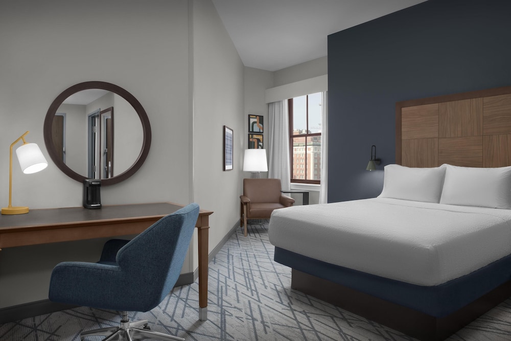 Hampton Inn Indianapolis Downtown Across from Circle Centre - photo 19