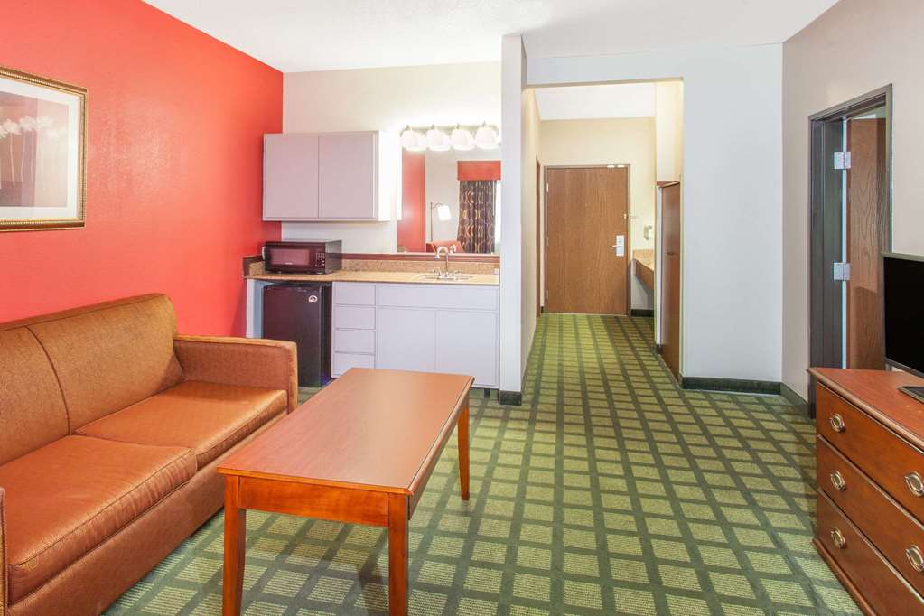 Ramada Limited Decatur - photo 18