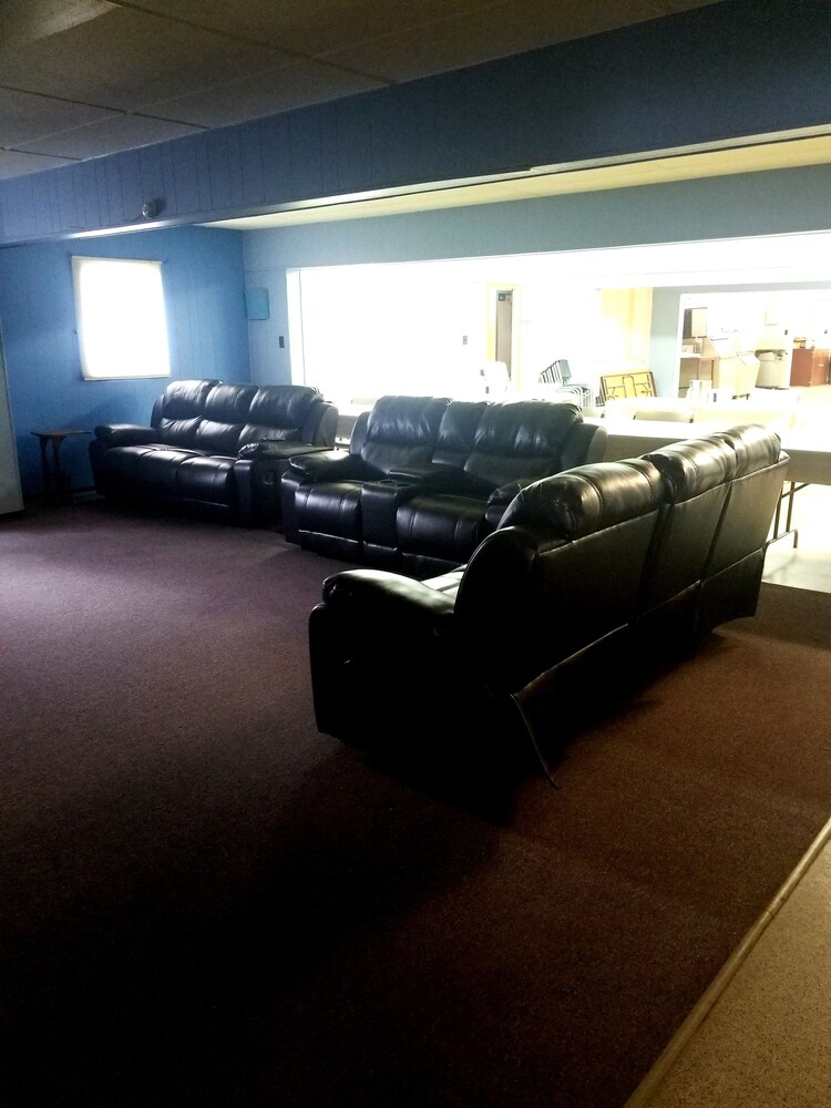 Valdez Airport Mancamp Hotel - photo 15