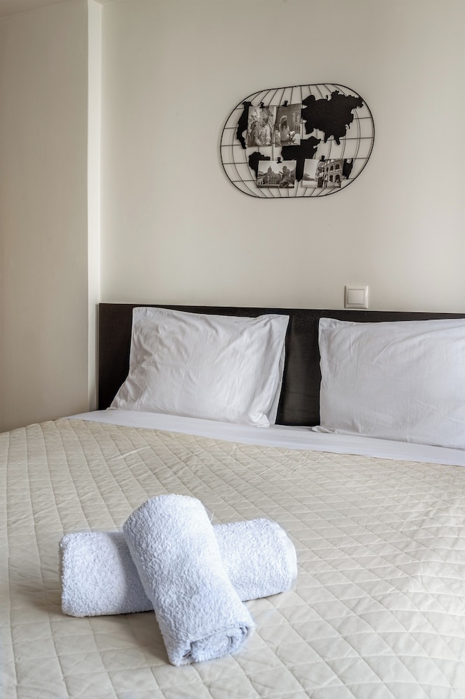 Elvita Apartments 2 — 4-Star Luxury Hotel in Athens, Greece