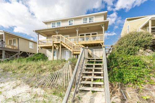 Yorkshire by Oak Island Accommodations - photo 25