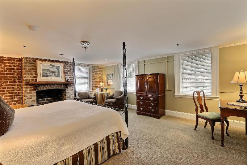 The Presidents Quarters Inn - photo 94
