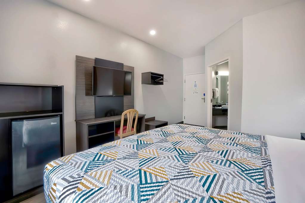 Motel 6 Benbrook TX Fort Worth - photo 15