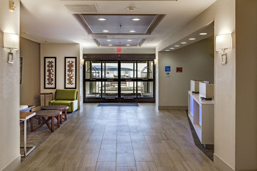 Holiday Inn Express Hotel & Suites Jacksonville an IHG Hotel - photo 2