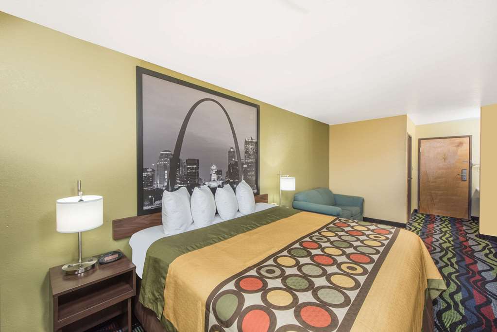 Super 8 by Wyndham Farmington - photo 5