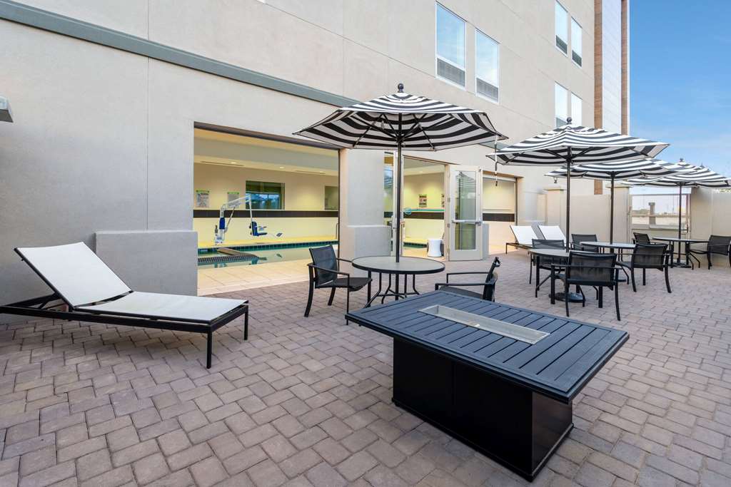 La Quinta Inn & Suites by Wyndham Maricopa Copper Sky - photo 11