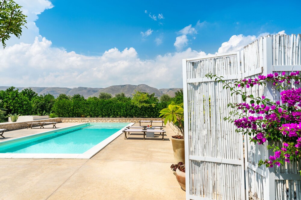 Casa Degli Aranci — 4-Star Luxury Hotel in Avola, Italy