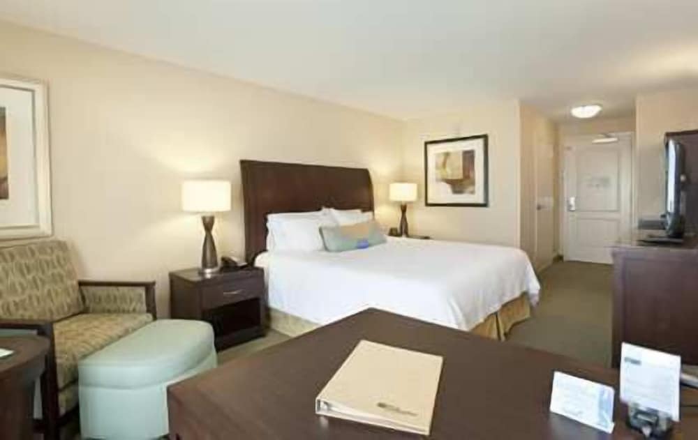 Hilton Garden Inn Mt. Laurel - photo 9