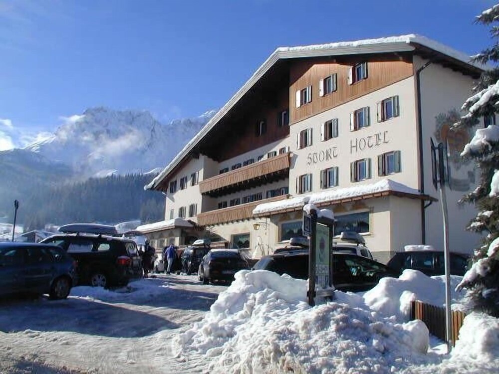Sport Hotel — hotel in Candide