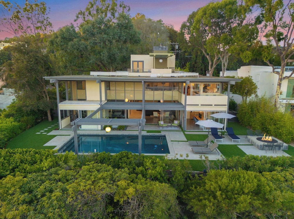Solara Point Sunset to Skyline With Pool & Epic Views — hotel in Beverly Hills