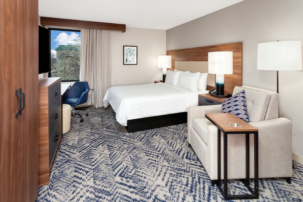 Candlewood Suites Columbus North - photo 22