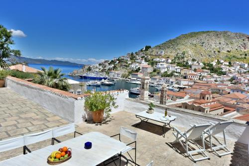 Captain's House Historical home in Hydra 1800 — 4-Star Luxury Hotel in Ydra, Greece