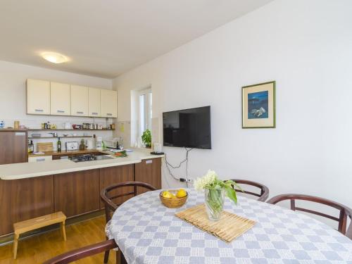 Two Bedroom Apartment with Terrace and Sea View