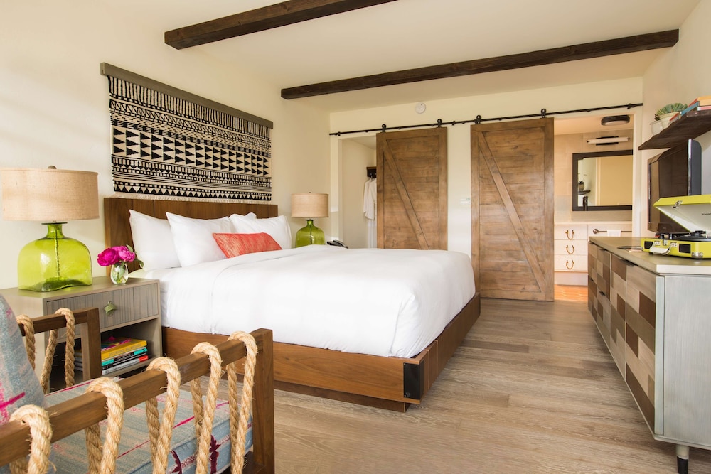 The Leta Santa Barbara Goleta Tapestry Collection by Hilton - photo 13