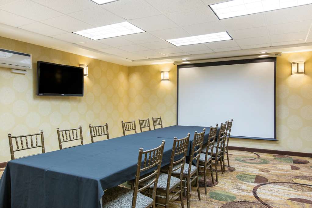The Oaks Hotel & Suites - photo 42