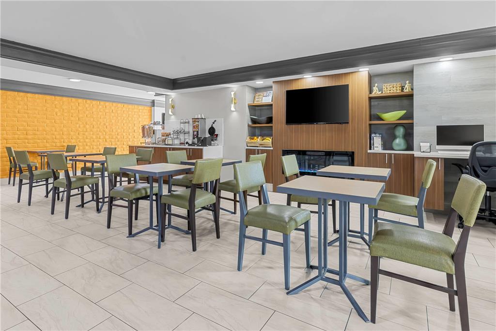 La Quinta Inn by Wyndham Huntsville Research Park - photo 12